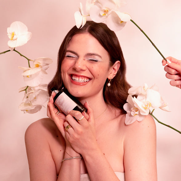 Bag om duften: Emma fra Perfumerism fortæller om at skabe Milk Orchid
